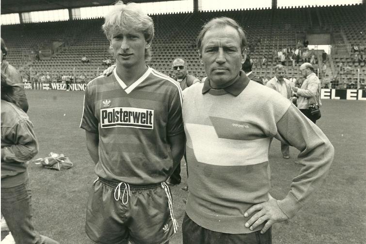 sp 13-08-01 FB CR-Profis Schreier Toni mit Trainer Rolf Schafstall