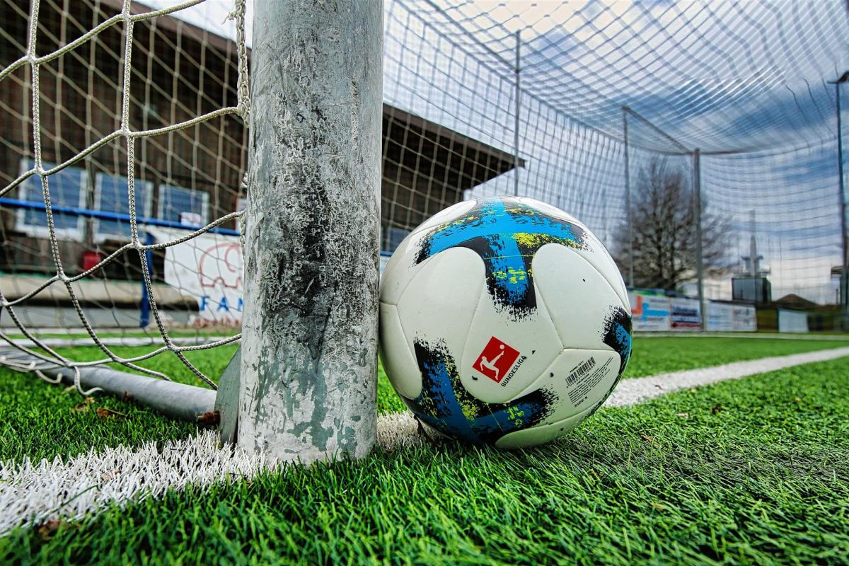 2021-03-28 Symbolfotos Fußball Spvg Schwerin Grafweg Jens Lukas 33